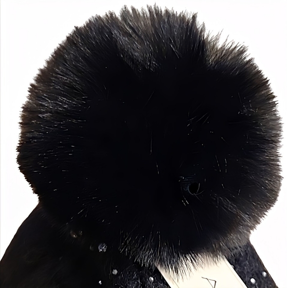ARVORES Black Ribbed Beanie with Sparkly Gems & Faux Fur Pompom NWT - Picture 6 of 10
